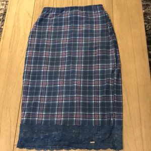 Hollister like new mid knee skirt with lining